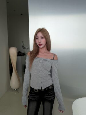 CO1 8021958 拼接格紋肩帶排扣長袖