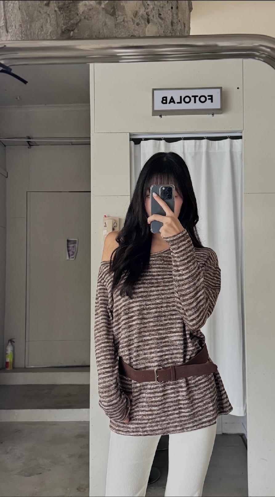 CN2 9378條紋撞色斜肩上衣(附麂皮皮帶):圖片 11