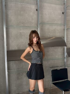 CN1 1015削尖排扣背心（附bra top)