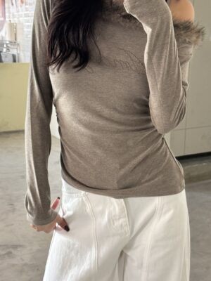 CN1 8021990斜肩毛邊水鑽長袖