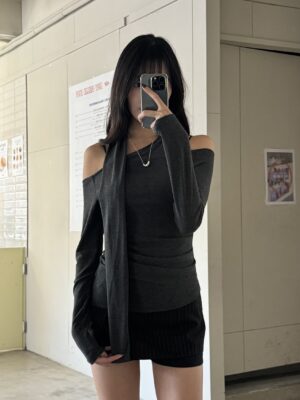 CN1 H072平口繞脖抓皺長袖