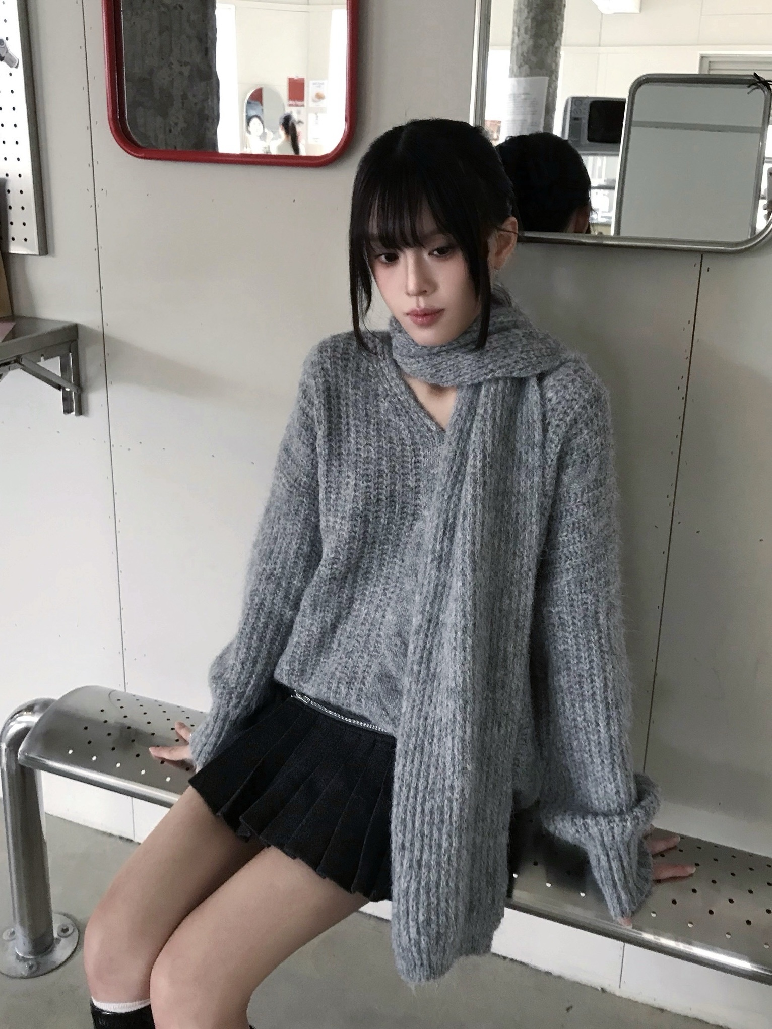 CF1 258808 V領麻花直坑條針織毛衣(附圍巾):圖片 13