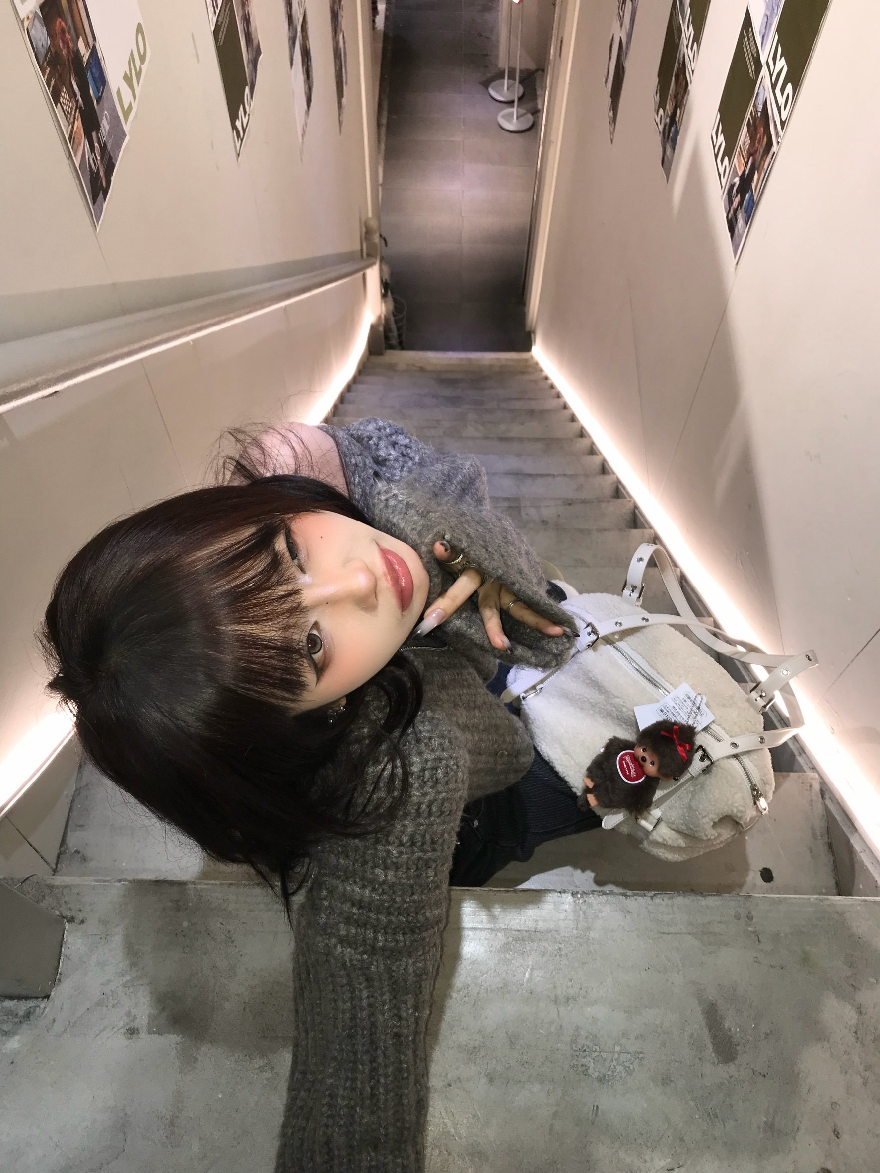 CJ1 85350粗針織短版v領毛衣:圖片 2