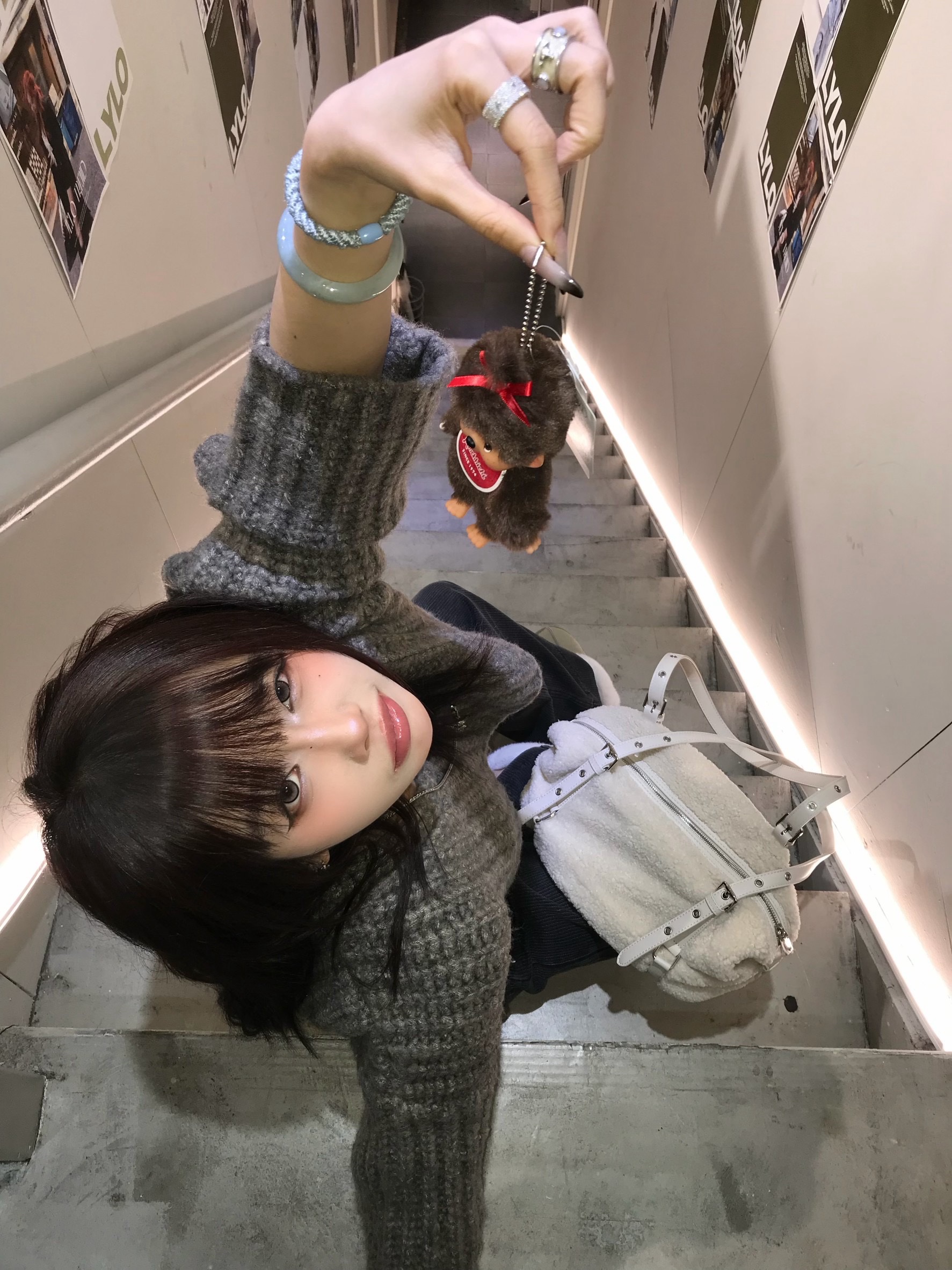 CJ1 85350粗針織短版v領毛衣:圖片 3