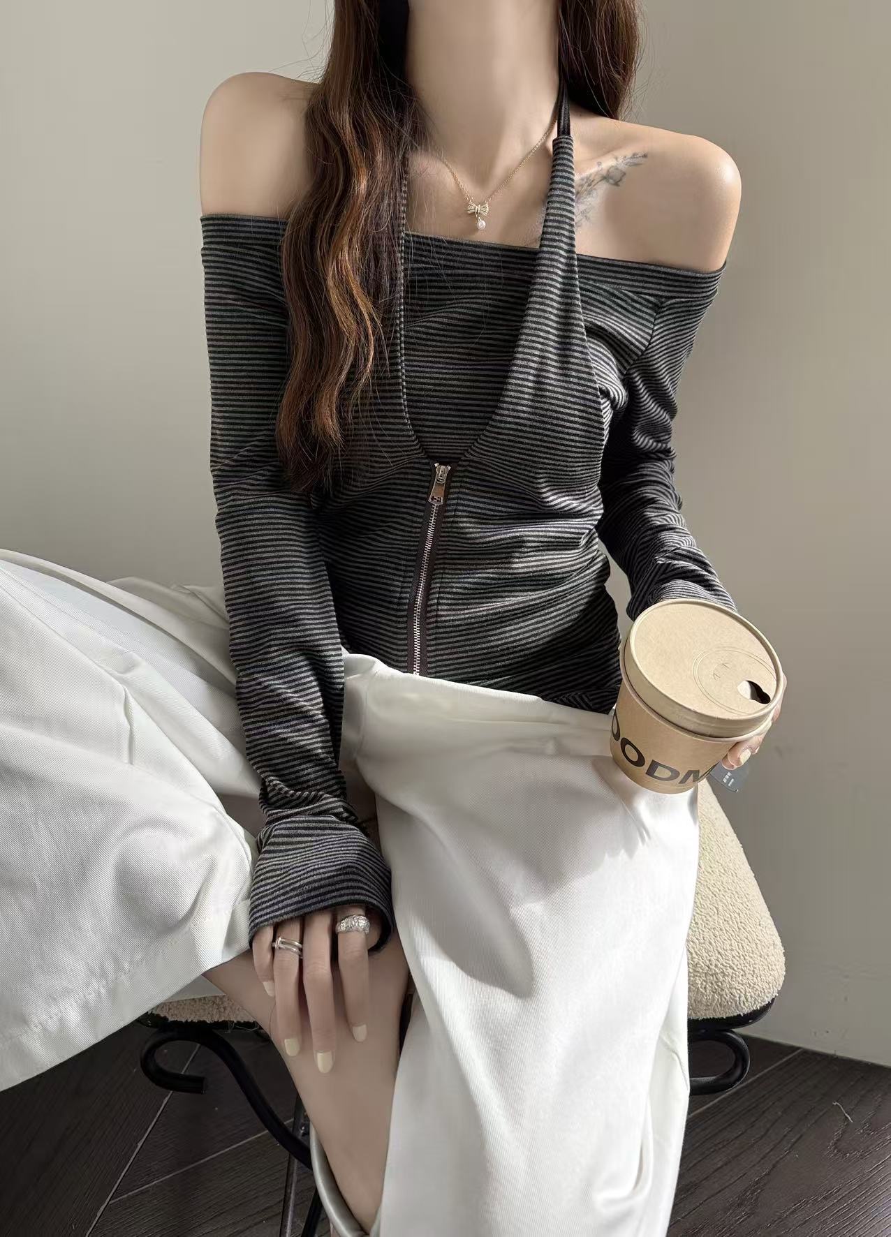 CM04 9630 細條紋偽背心掛脖平口上衣