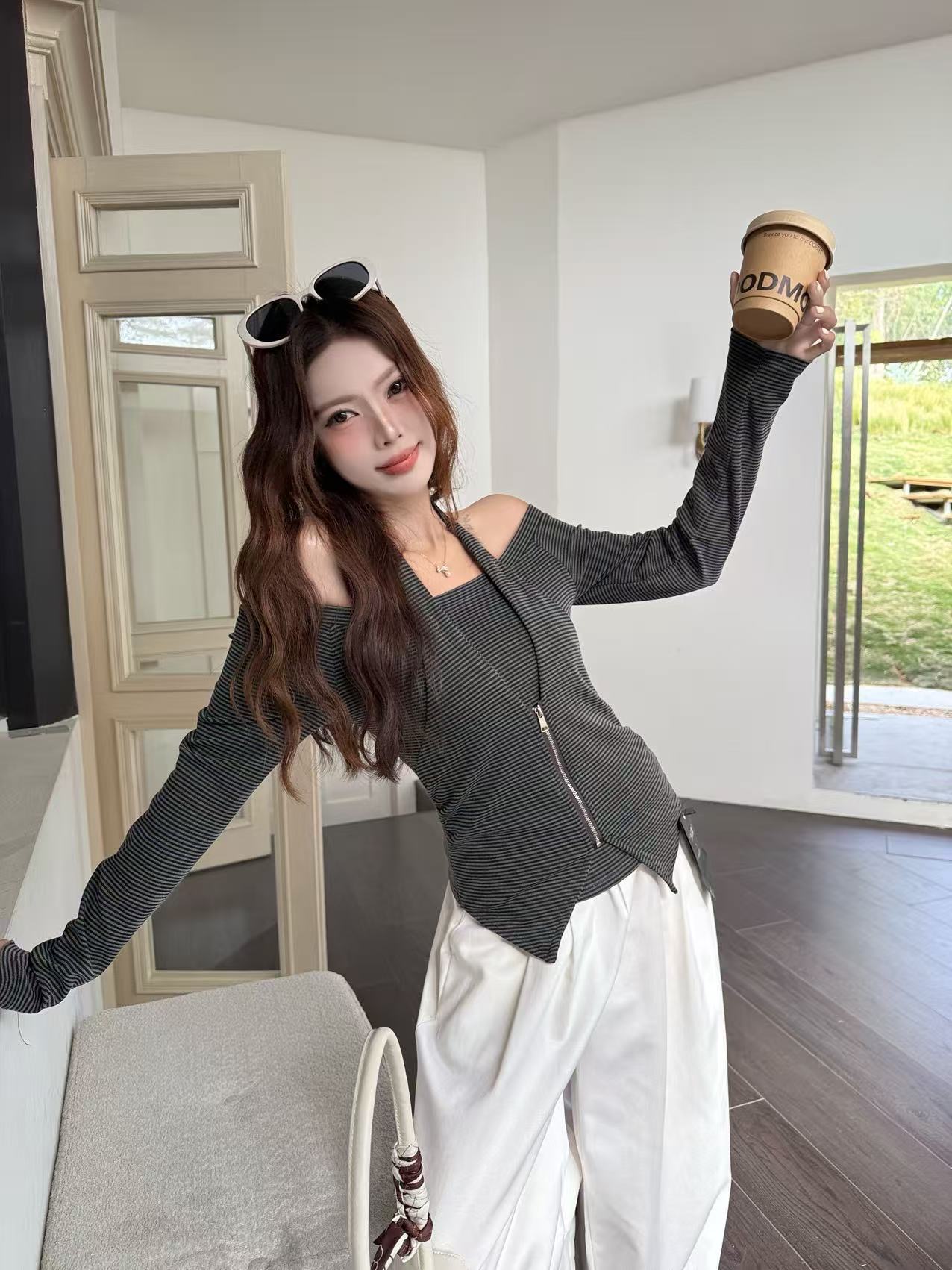 CM04 9630 細條紋偽背心掛脖平口上衣:圖片 6