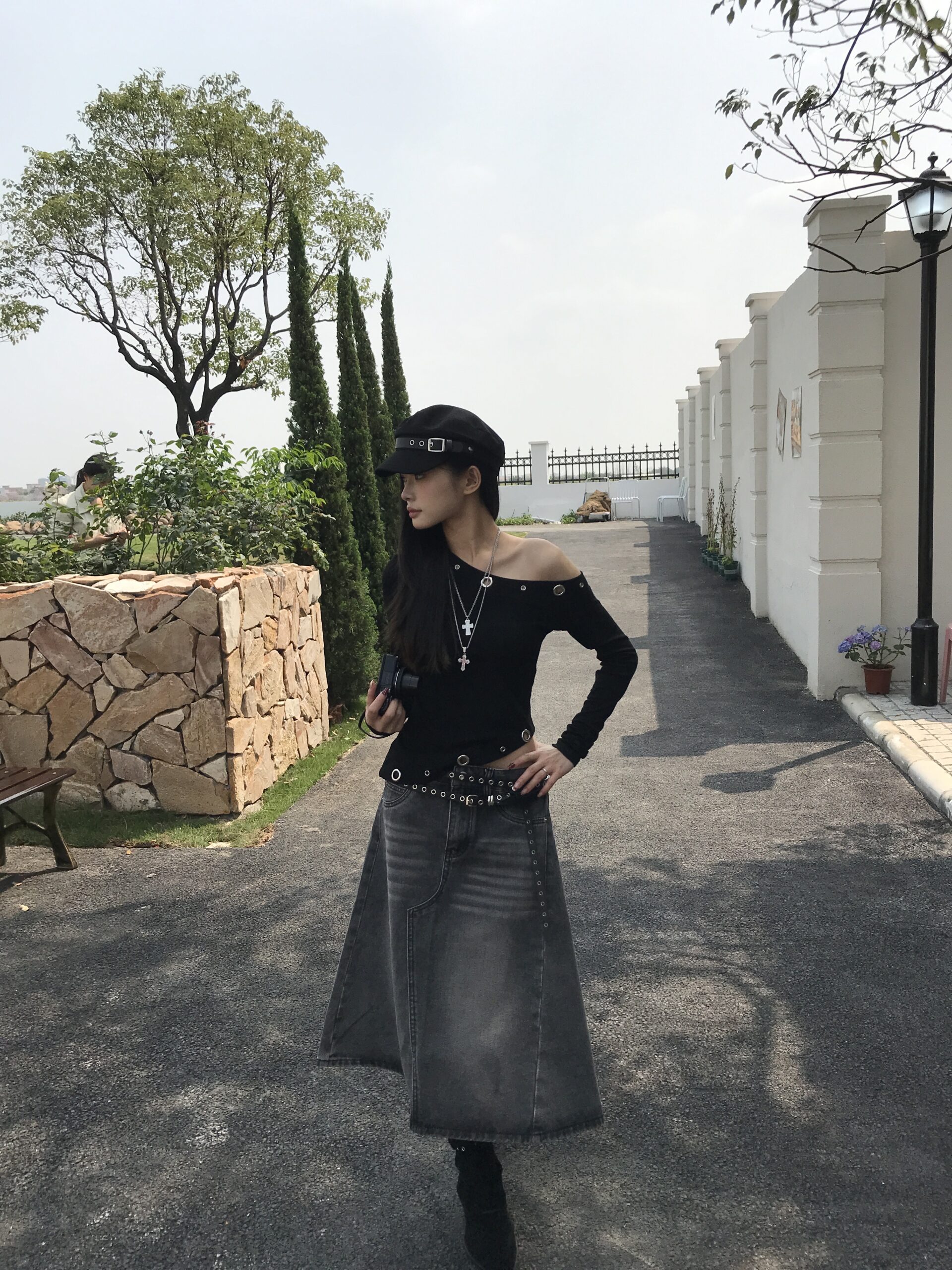 CM04 LY91 金屬環鏤空斜肩不規則長袖T恤:圖片 4