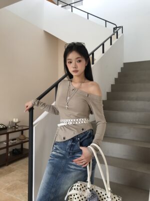 CM04 LY91 金屬環鏤空斜肩不規則長袖T恤