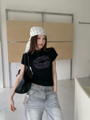 CM04 1465 Sexy Lip小立領上衣