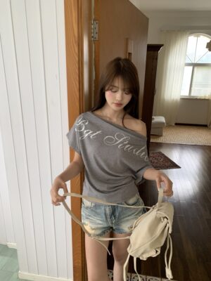 CＭ04 68169 American Mood 美式字母一字領上衣