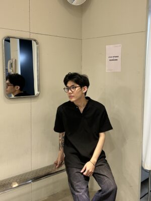 CJ1 301 華棉解構拼接鉚釘V領短袖T桖
